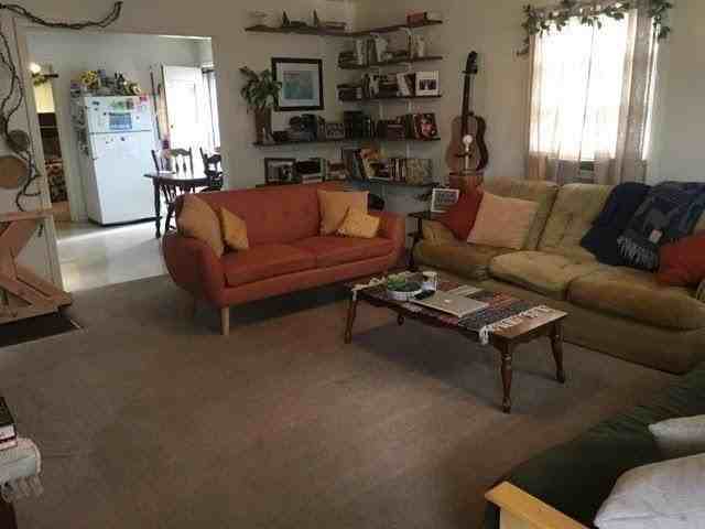 3103 33rd St #B - Photo 3 of 7