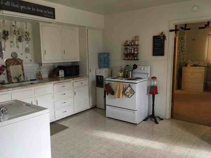 3103 33rd St #B - Photo 6 of 7