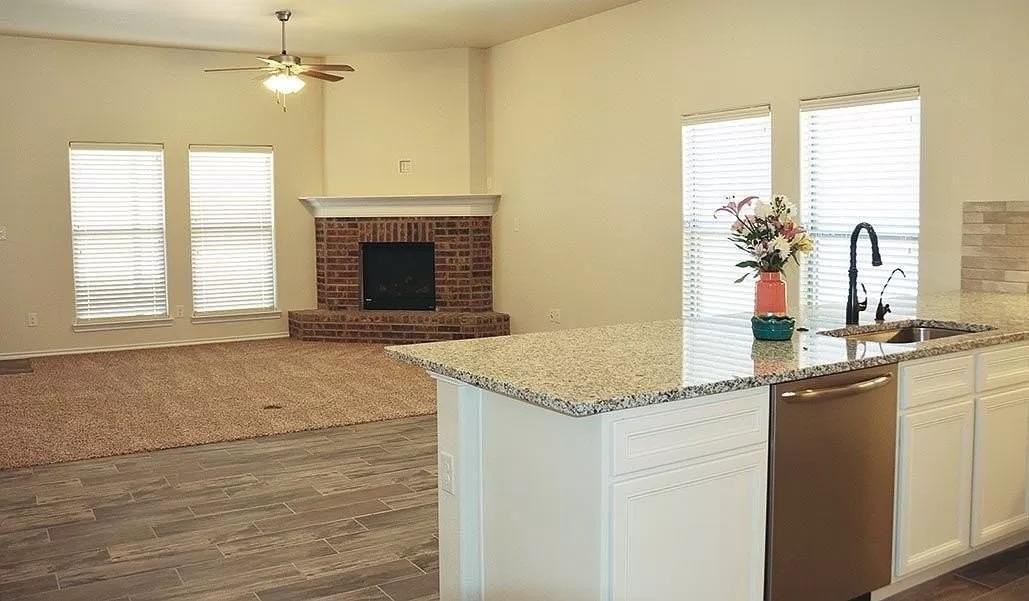 9903 Wausau Ave - Photo 4 of 10