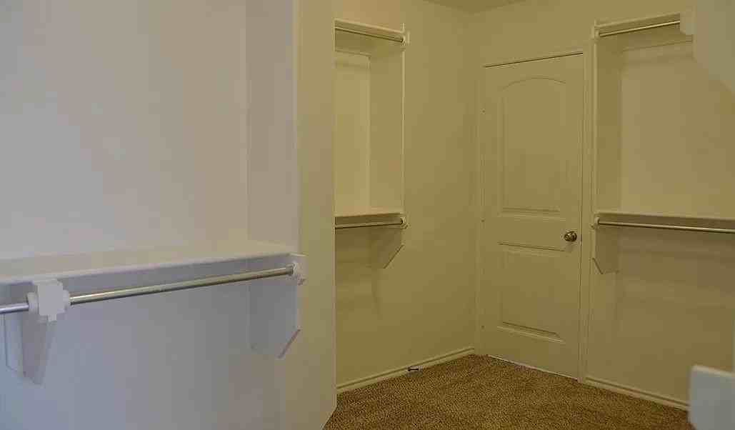 9903 Wausau Ave - Photo 6 of 10