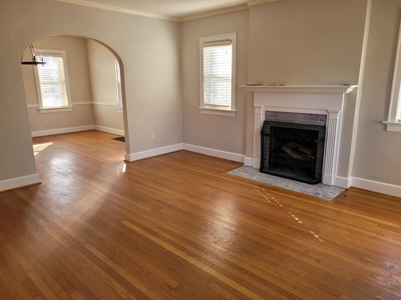 132 Bassett Ave - Photo 2 of 10