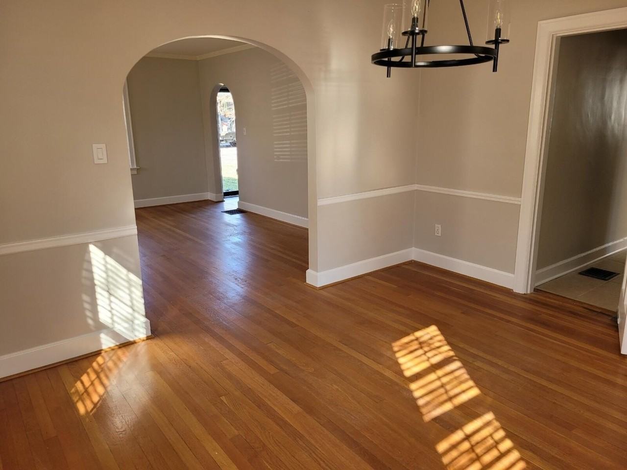 132 Bassett Ave - Photo 4 of 10