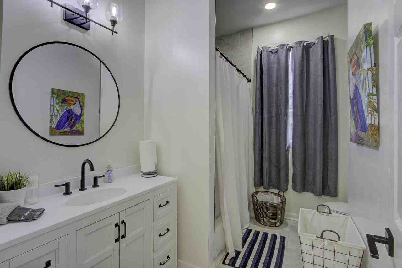 1855 Oliver Ave - Photo 5 of 37