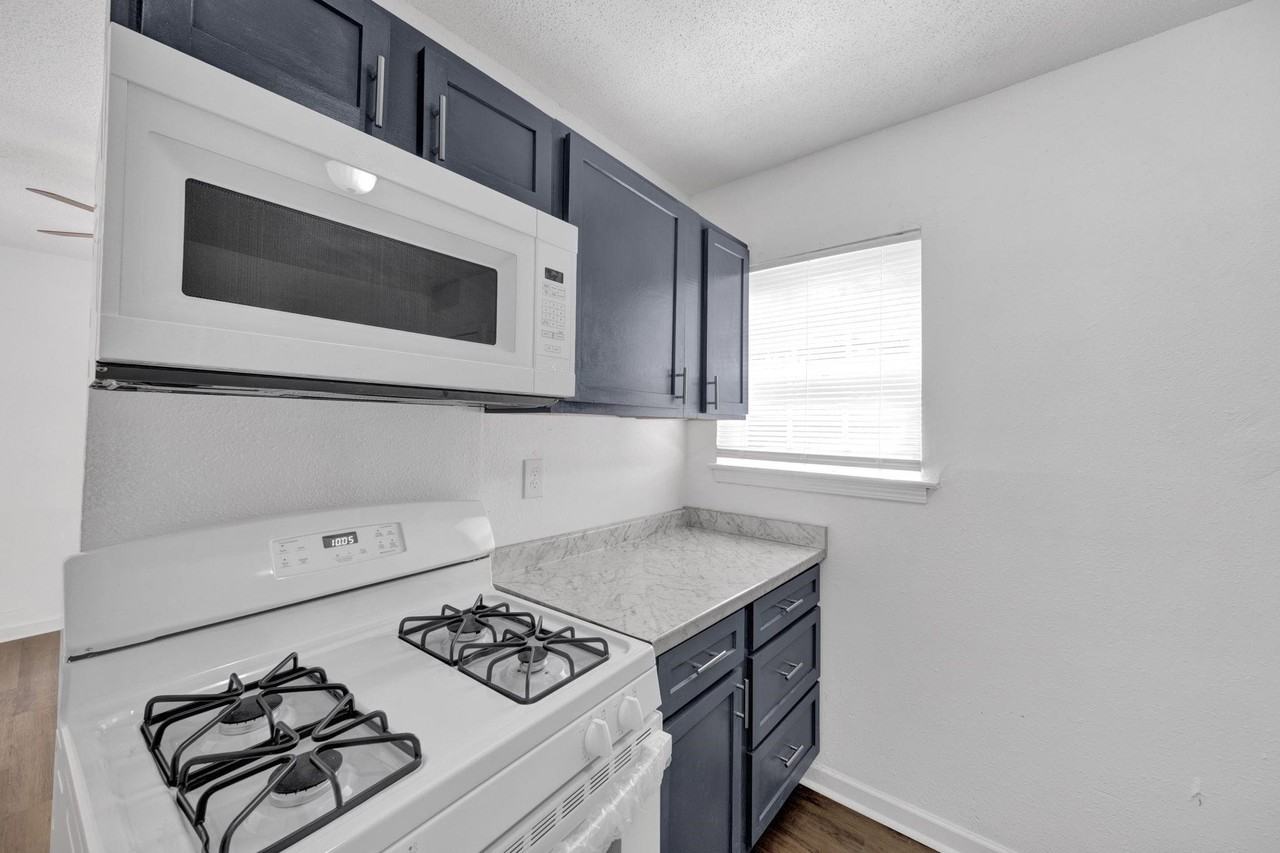 2966 Yale Ave #7 - Photo 6 of 24