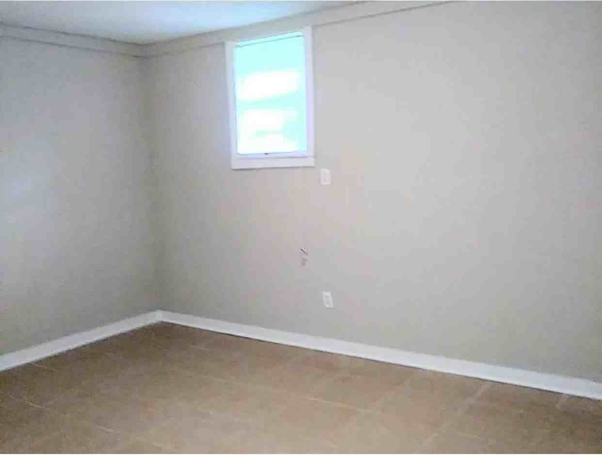 1008 Walk Rd - Photo 3 of 6