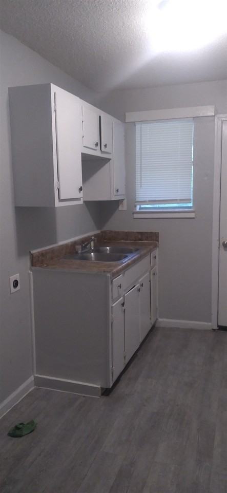 2116 Howell Ave - Photo 4 of 5