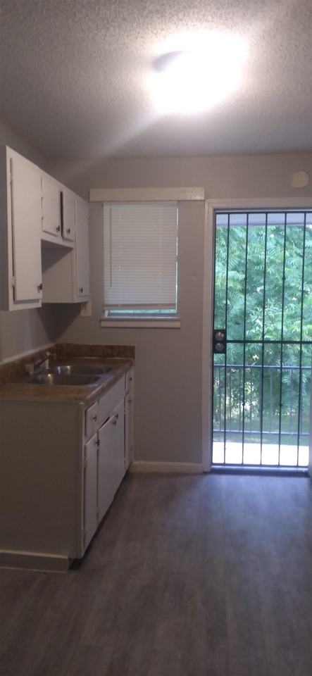 2116 Howell Ave - Photo 5 of 5