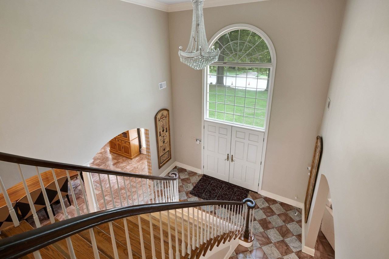 415 S Yates Rd - Photo 3 of 29