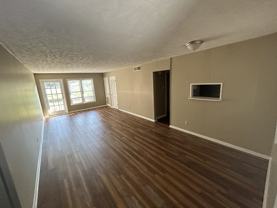 3210 Tallywood Dr Apt 9 #9 - Photo 1 of 1