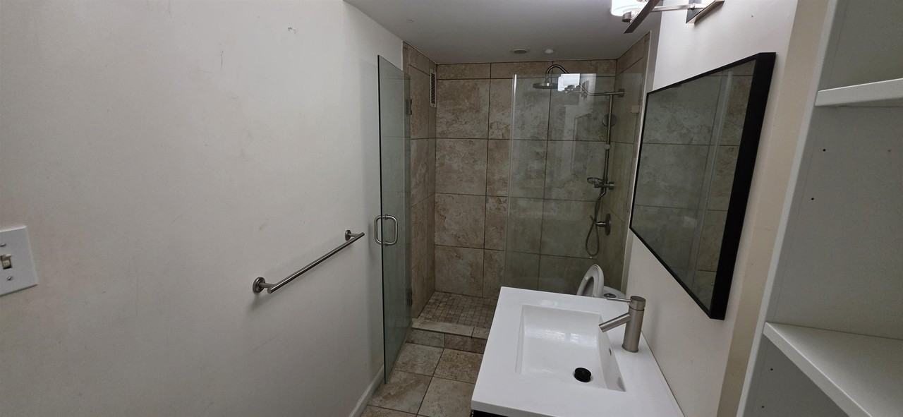 1271 Poplar Ave #508 - Photo 4 of 24