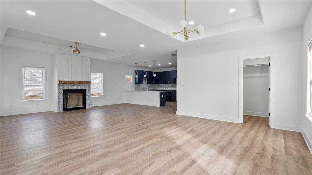 1072 Bruce St - Photo 6 of 27