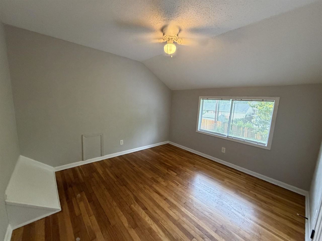 4073 Arrowhead Rd - Photo 7 of 10