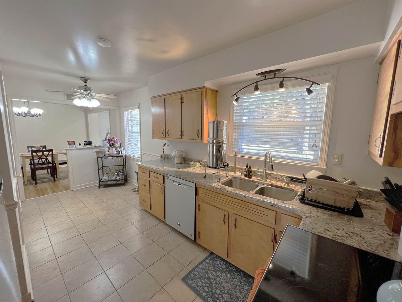 2440 Arthur Rd - Photo 3 of 18