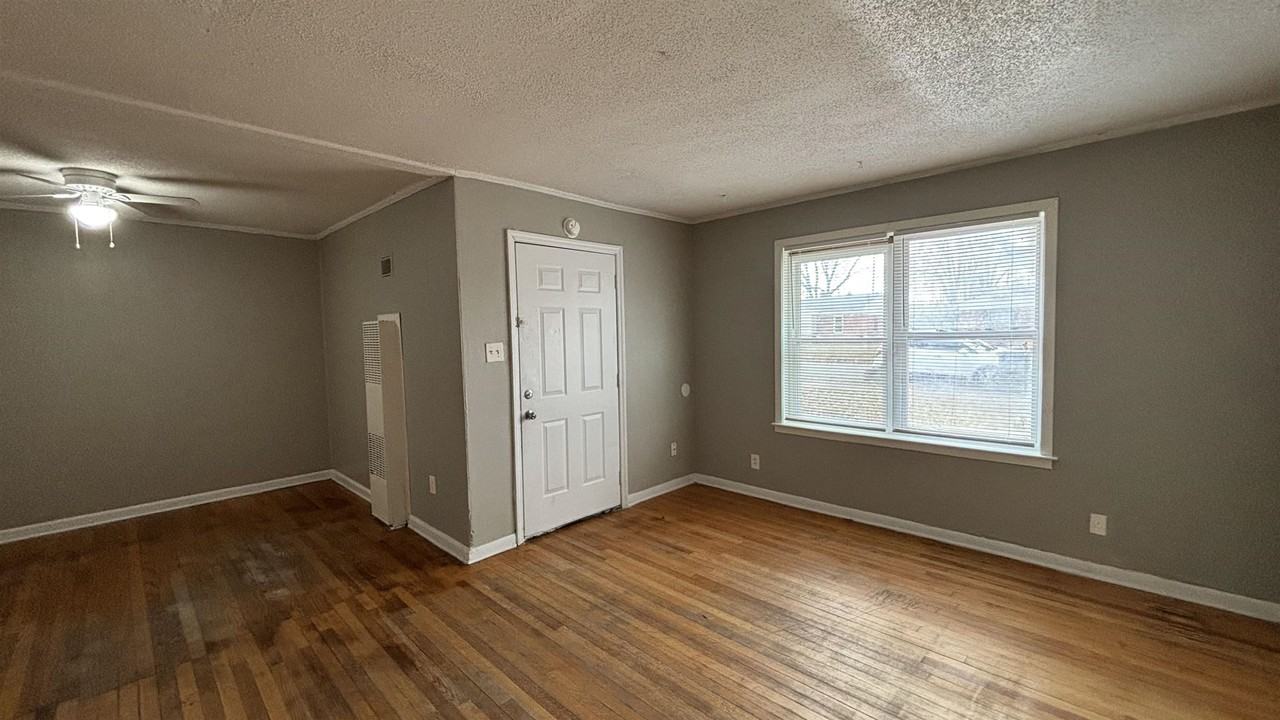 5022 Byron Rd - Photo 2 of 17