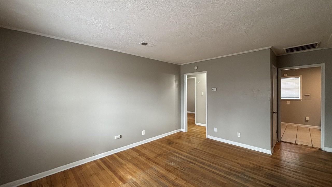 5022 Byron Rd - Photo 4 of 17