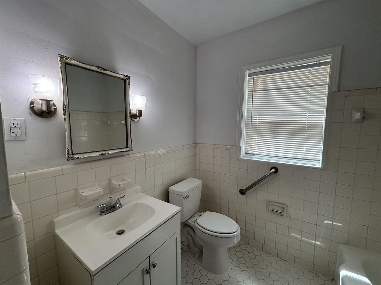 378 N Highland St - Photo 7 of 17