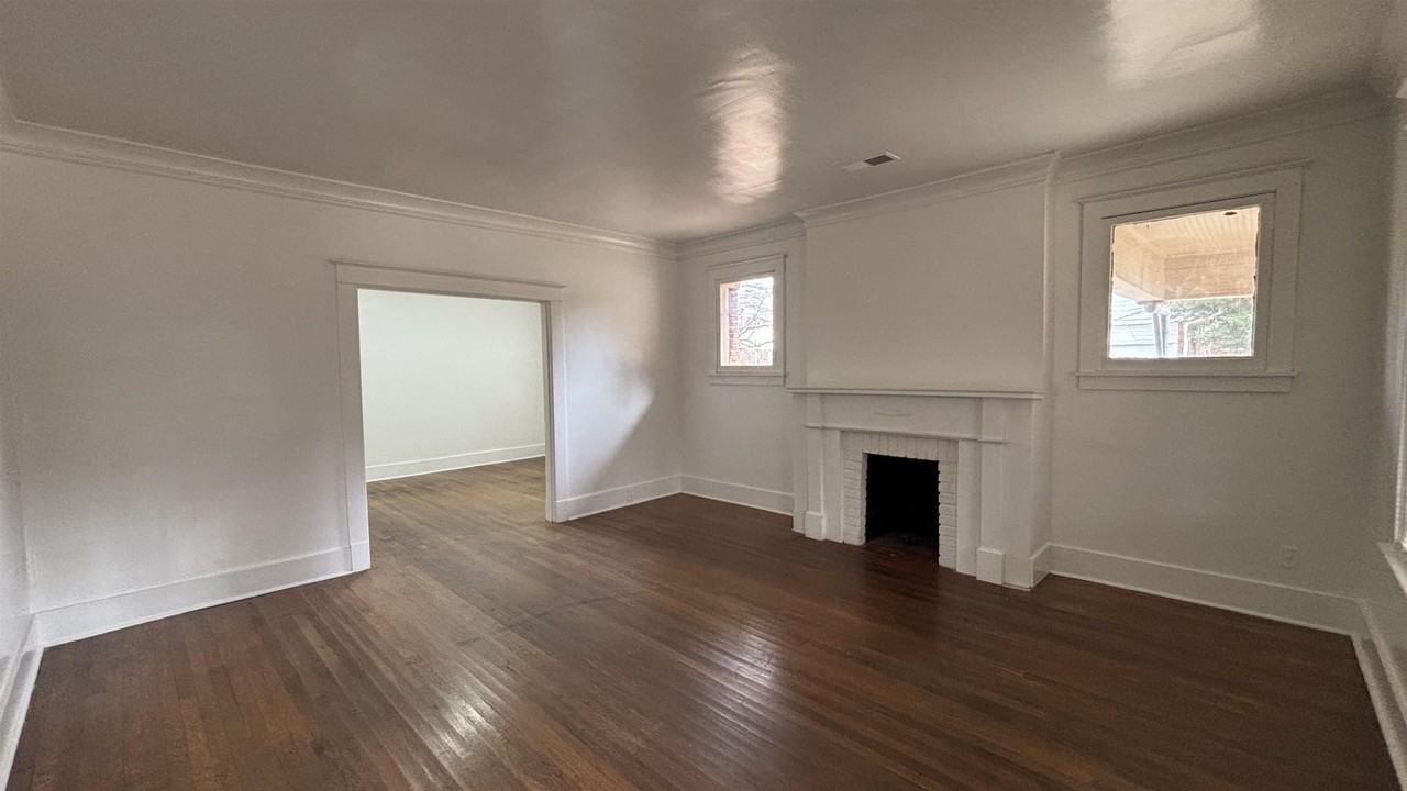 1980 Snowden Ave - Photo 2 of 19