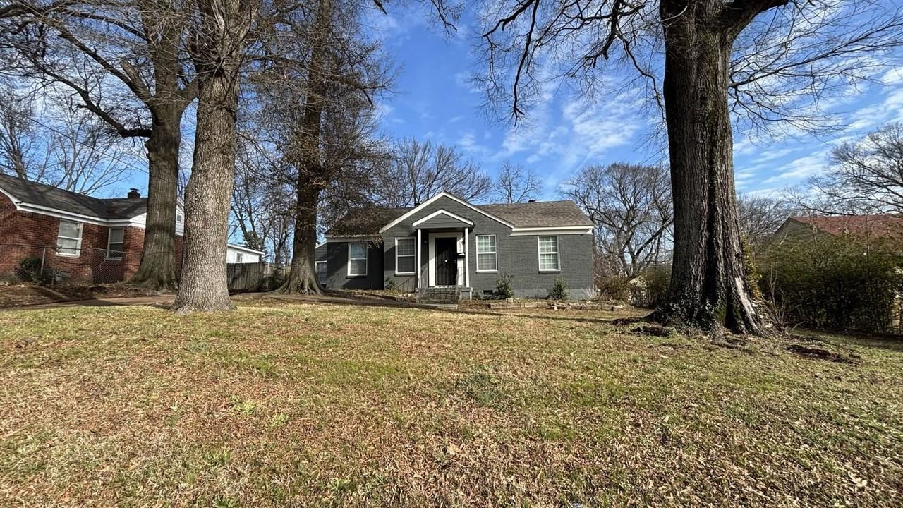 1272 Semmes St - Photo 2 of 24