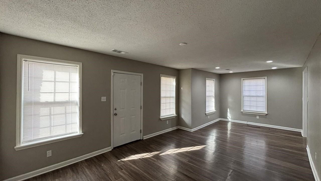 1272 Semmes St - Photo 4 of 24
