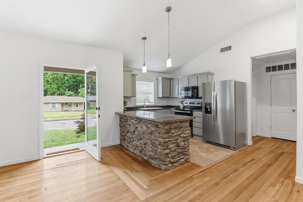 4906 Verne Rd - Photo 7 of 31