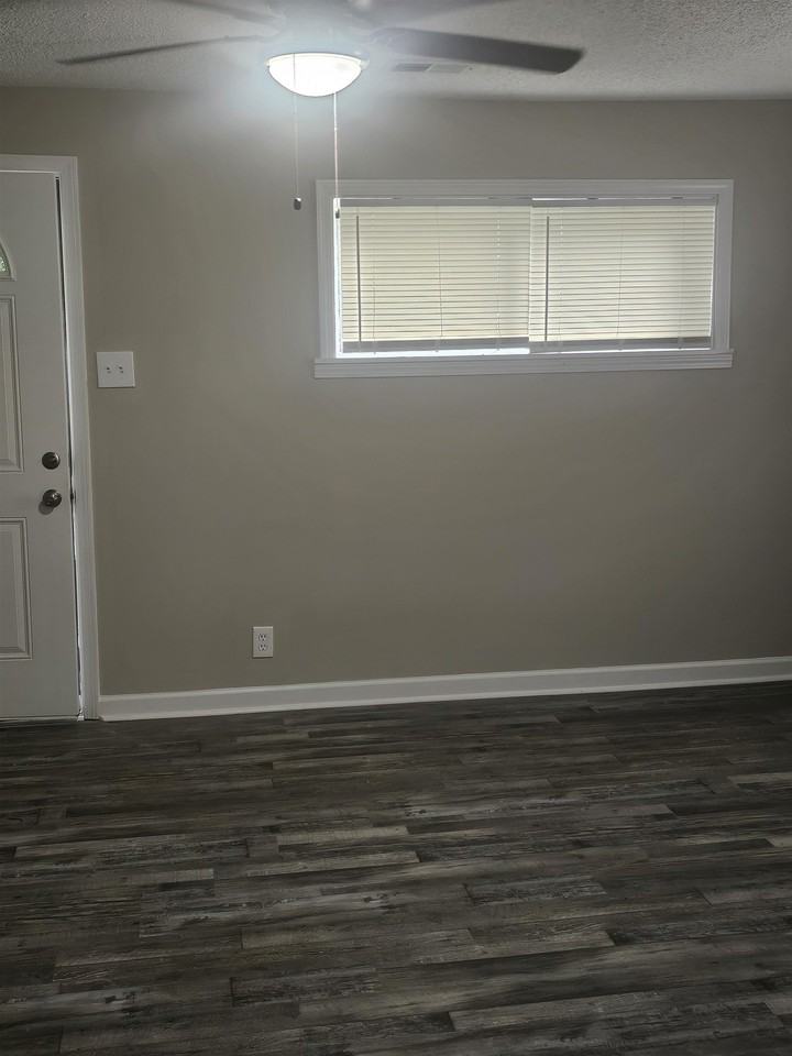 667 Marsh Ave - Photo 3 of 15