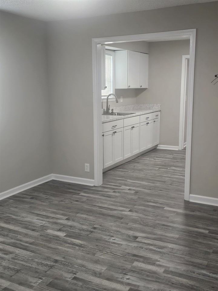 667 Marsh Ave - Photo 6 of 15