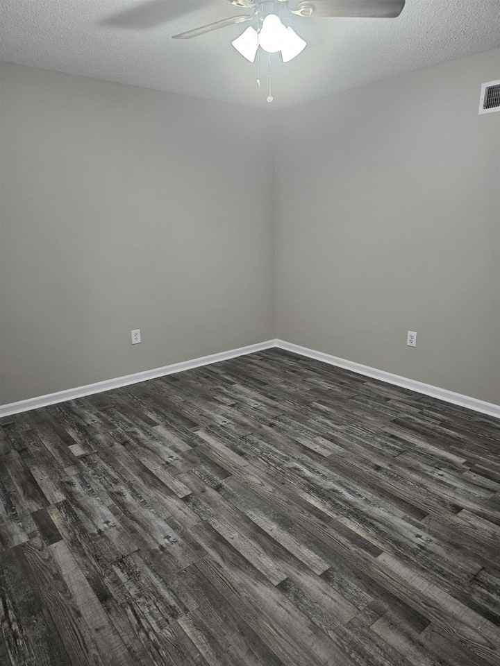 3896 Ajanders Dr - Photo 3 of 11