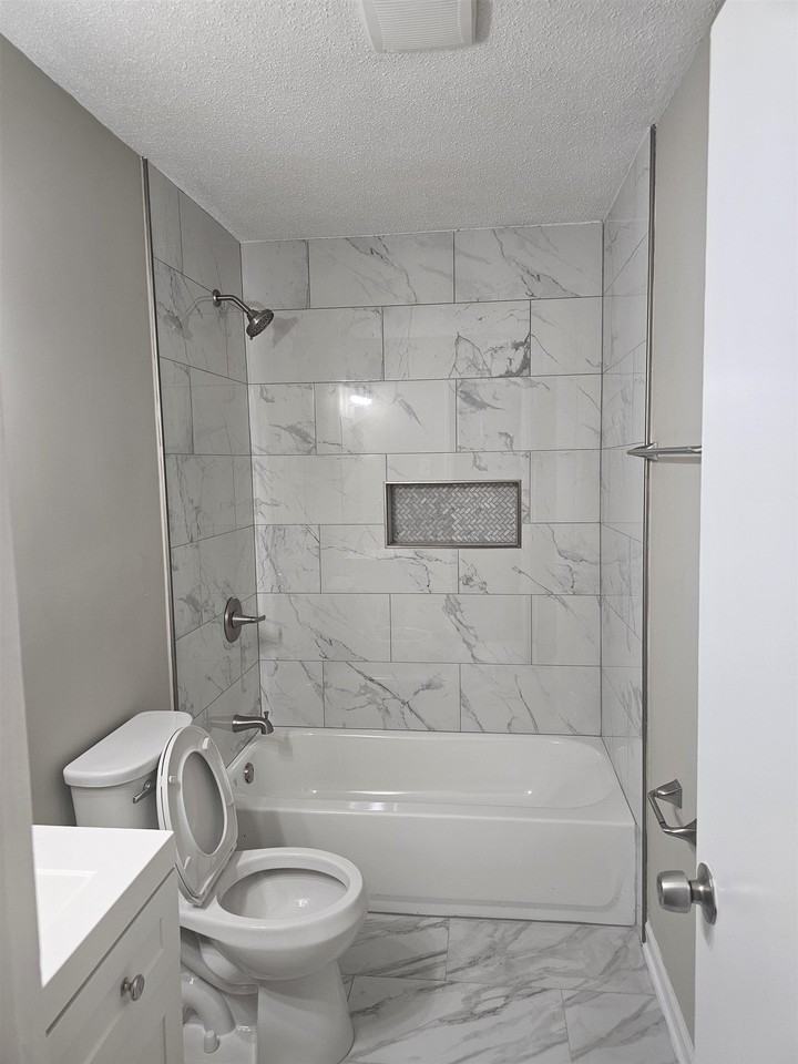 3896 Ajanders Dr - Photo 7 of 11