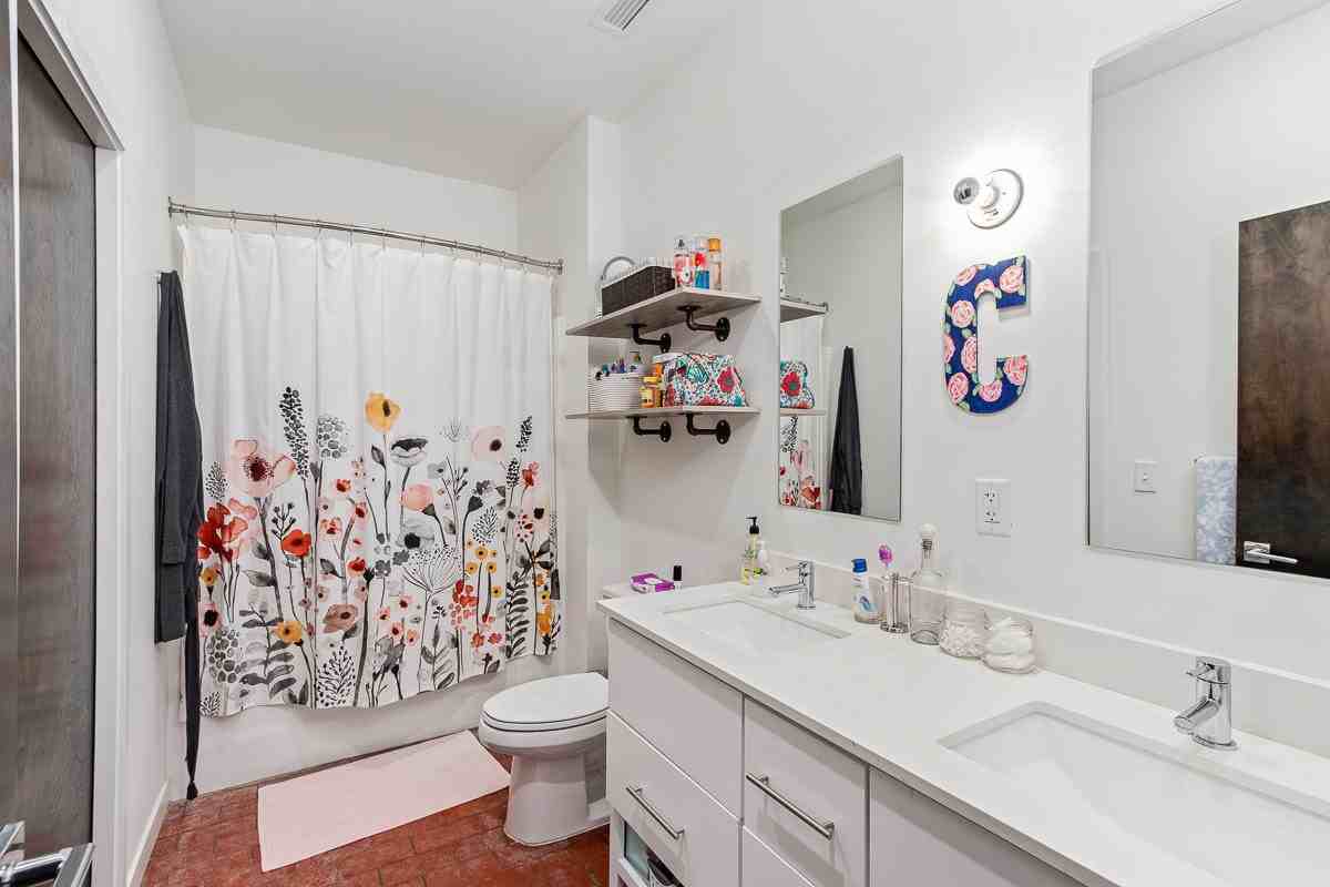 1108 E 30th St101 #101 - Photo 4 of 25