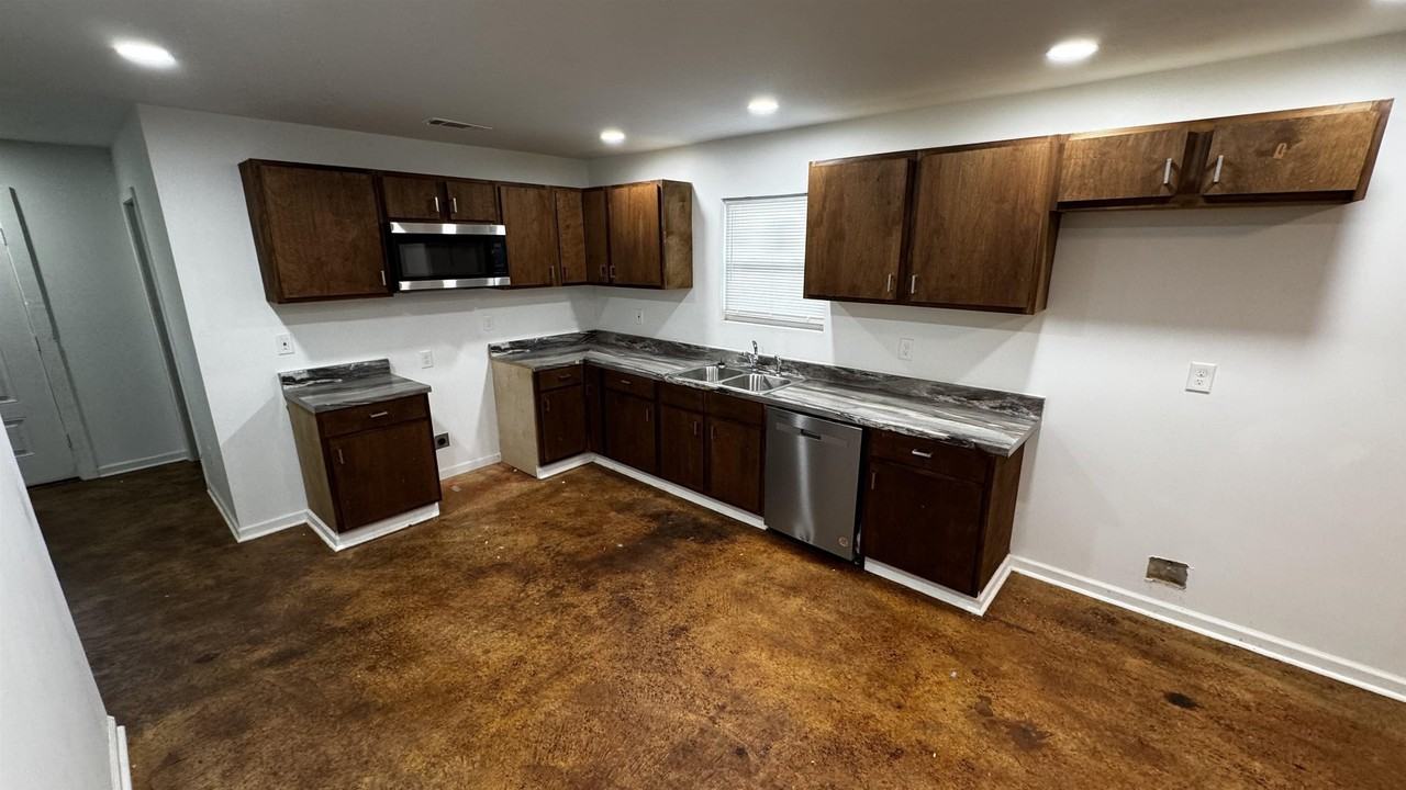 3021 Chelsea Ave - Photo 4 of 20