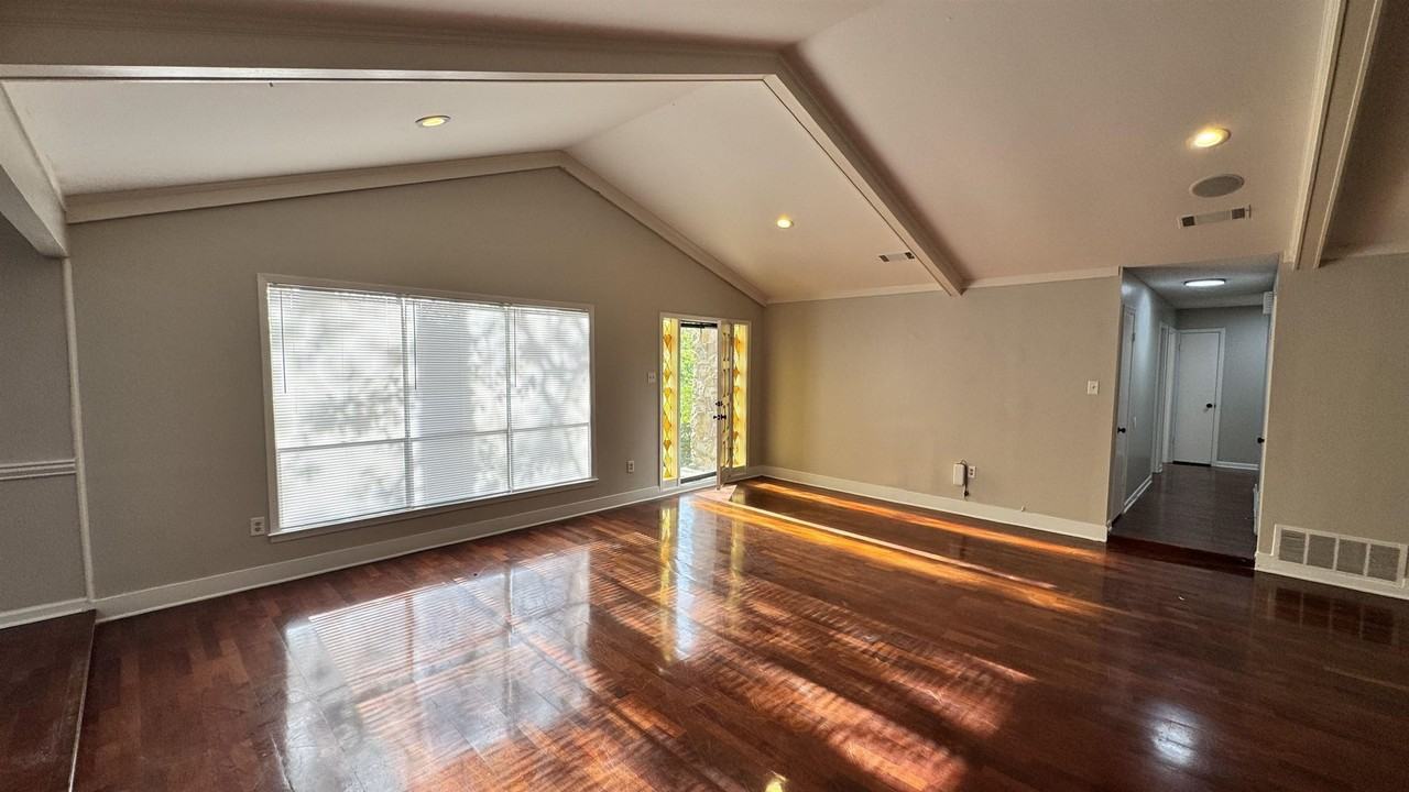 2302 Hawksmoor Pl - Photo 4 of 26
