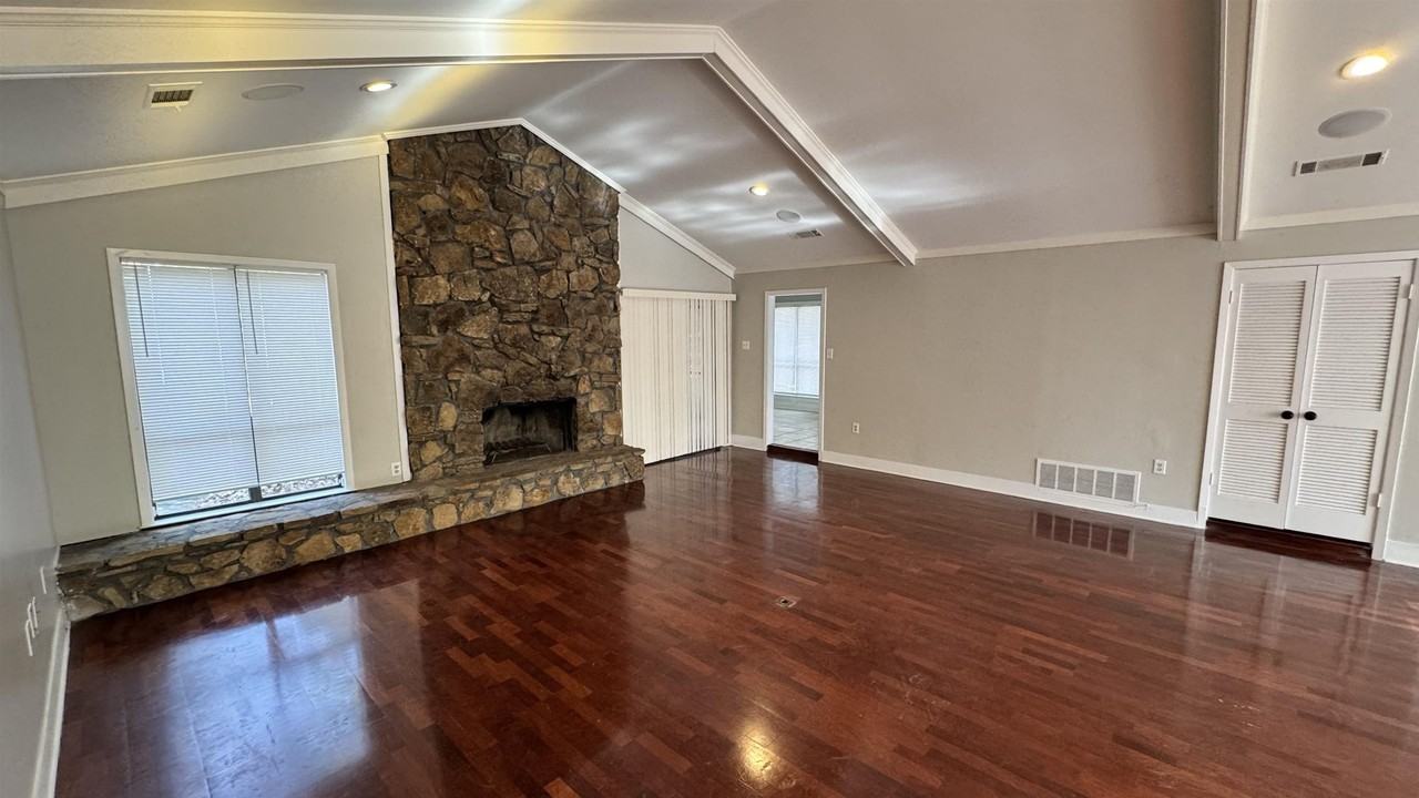 2302 Hawksmoor Pl - Photo 5 of 26