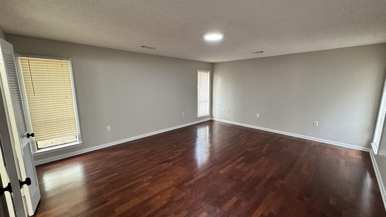 2302 Hawksmoor Pl - Photo 7 of 26