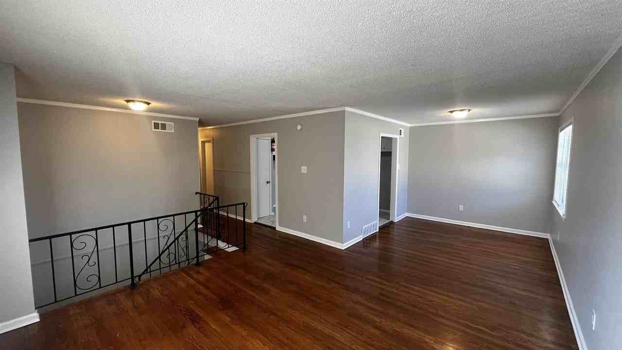 2547 Courtney Dr - Photo 3 of 20