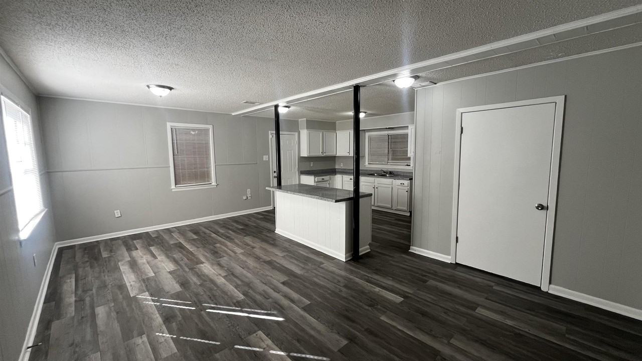2547 Courtney Dr - Photo 6 of 20