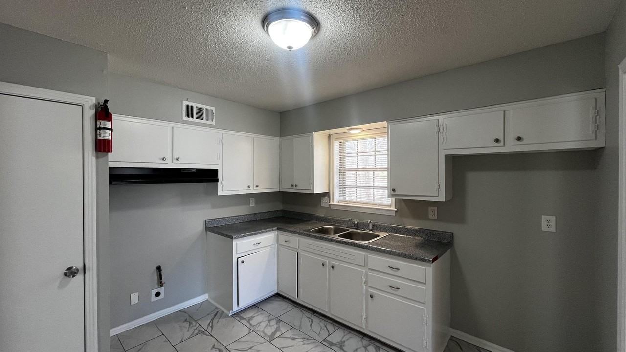 2547 Courtney Dr - Photo 7 of 20