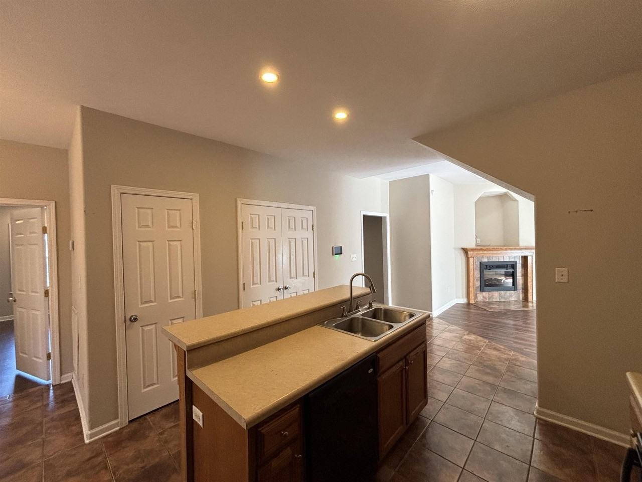 152 Brighton Village Loop - Photo 3 of 19