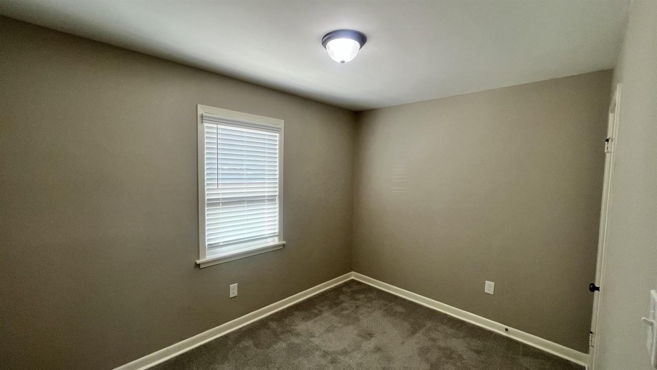 121 West St - Photo 5 of 16
