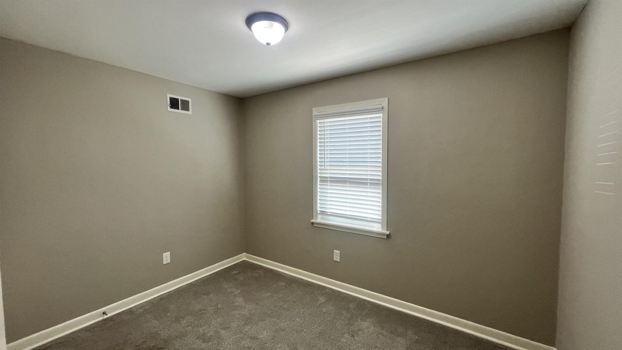 121 West St - Photo 6 of 16