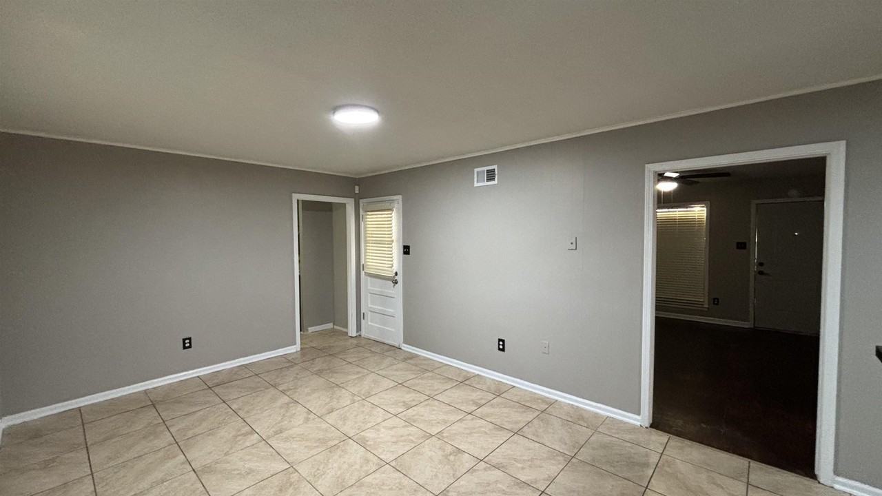 3863 N Trezevant St - Photo 4 of 19