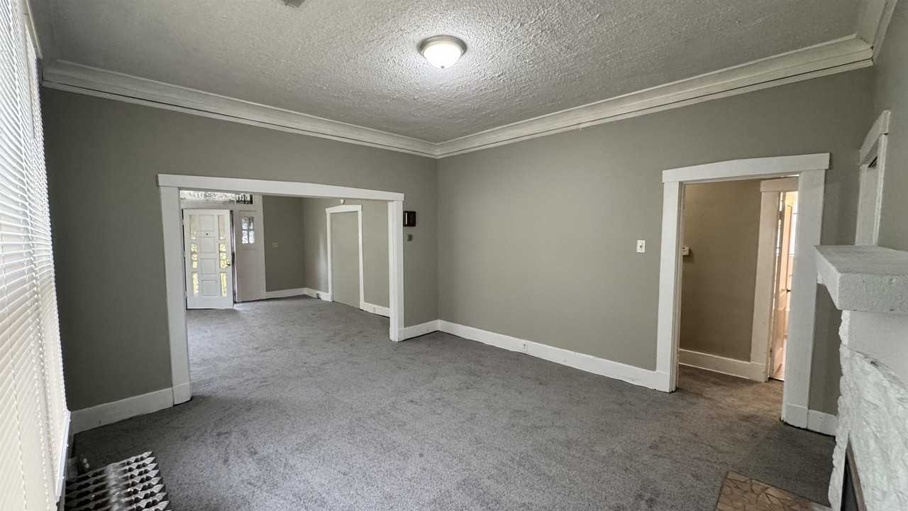 1114 Azalia St - Photo 7 of 26