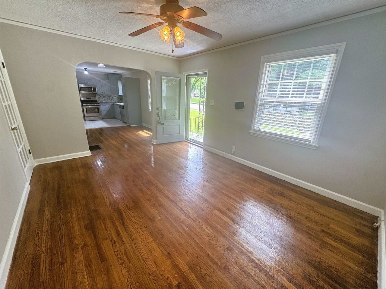 514 Western Dr - Photo 5 of 15