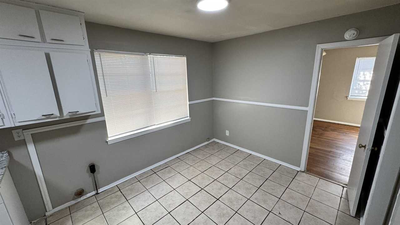 3056 Arrendale St - Photo 7 of 17