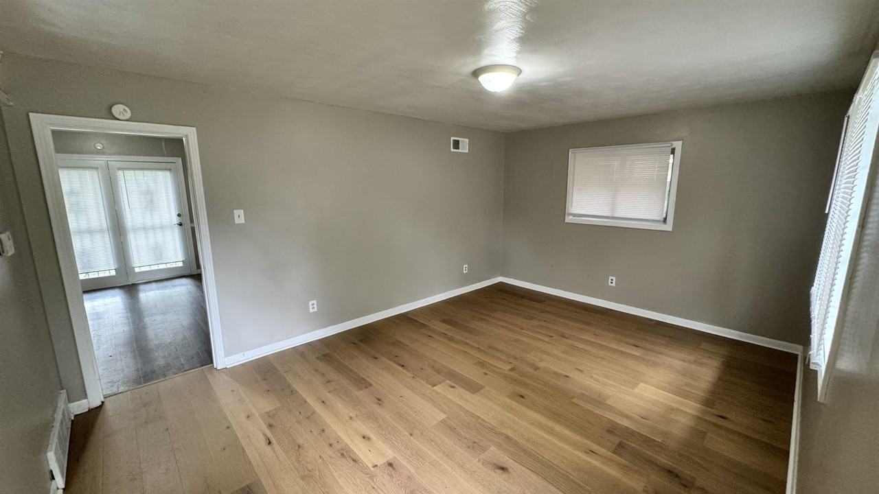 4748 Scottsdale Ave - Photo 2 of 16