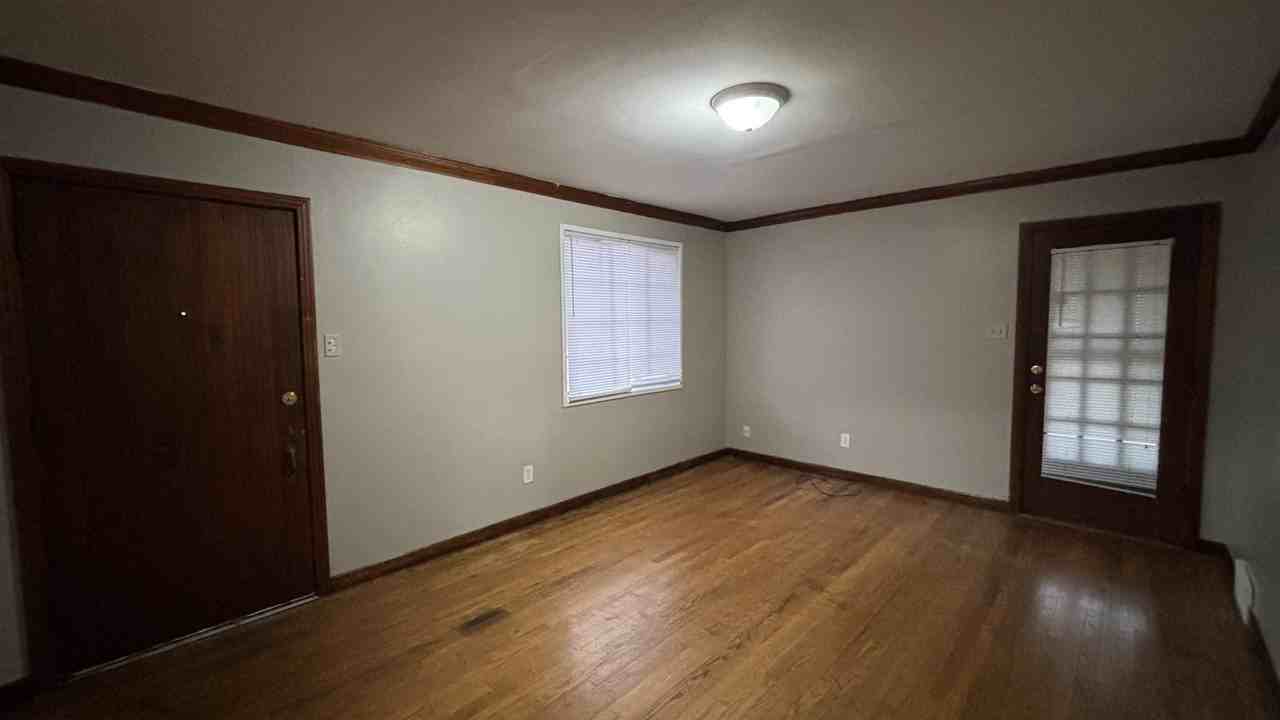 4243 Vann Ave - Photo 2 of 15
