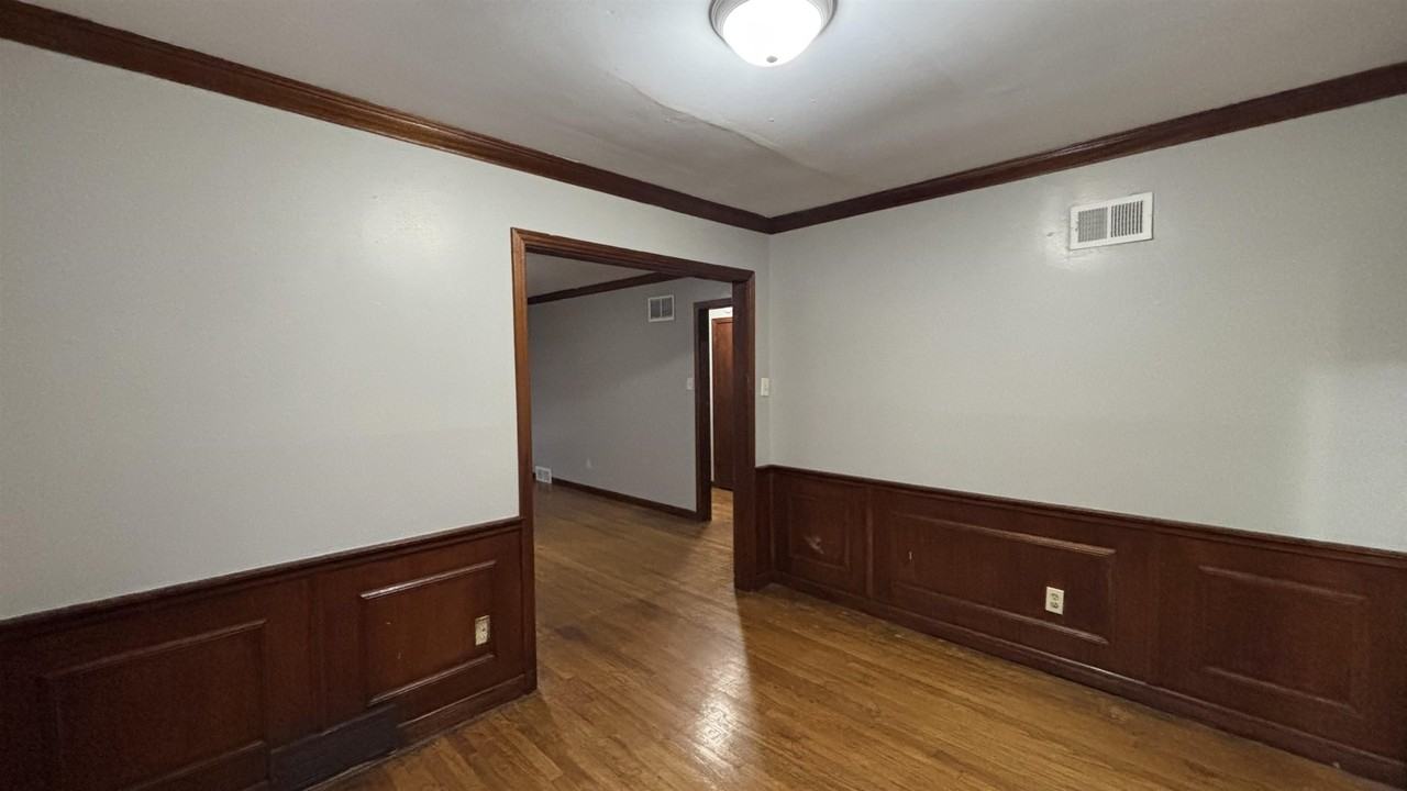 4243 Vann Ave - Photo 5 of 15