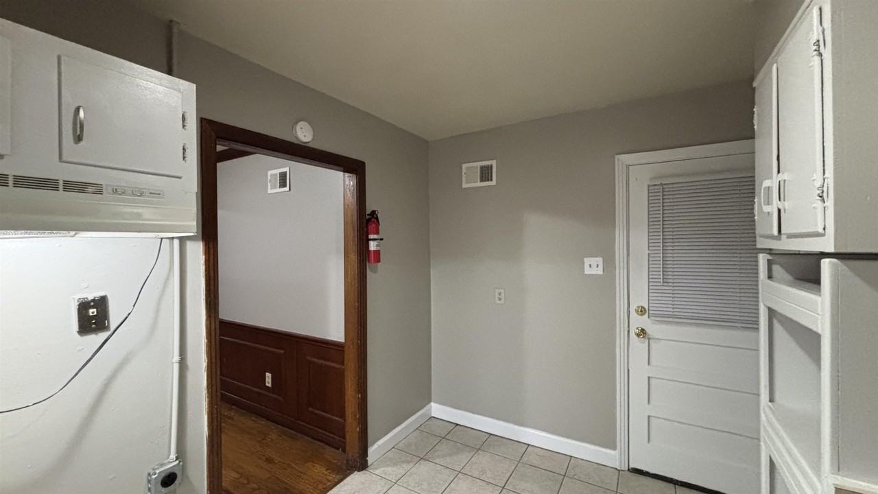 4243 Vann Ave - Photo 6 of 15