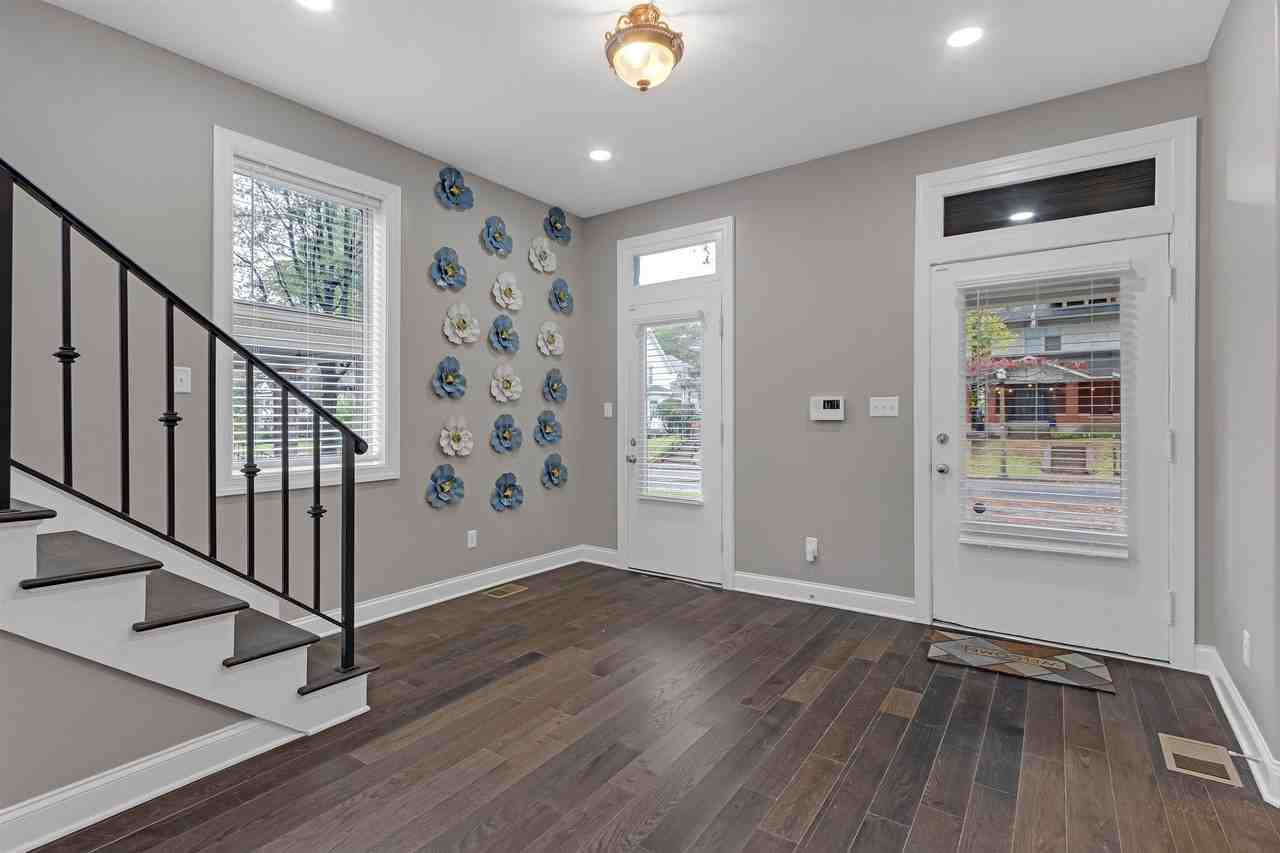 1295 Vinton Ave - Photo 2 of 35