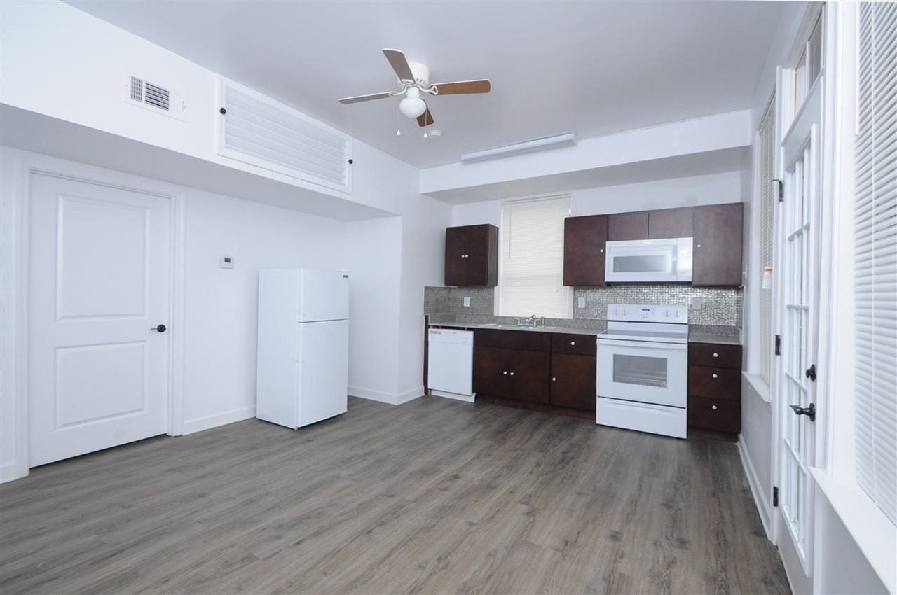 528 E Parkway N #9 - Photo 5 of 15