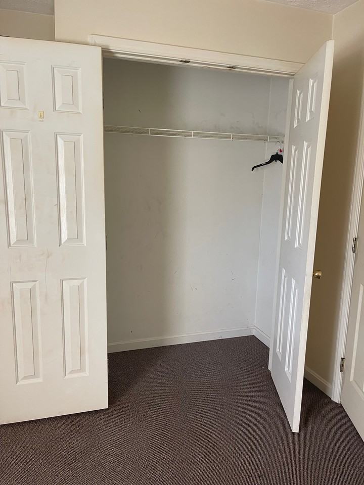 138 Ashberry DriveUnit E #E - Photo 2 of 14